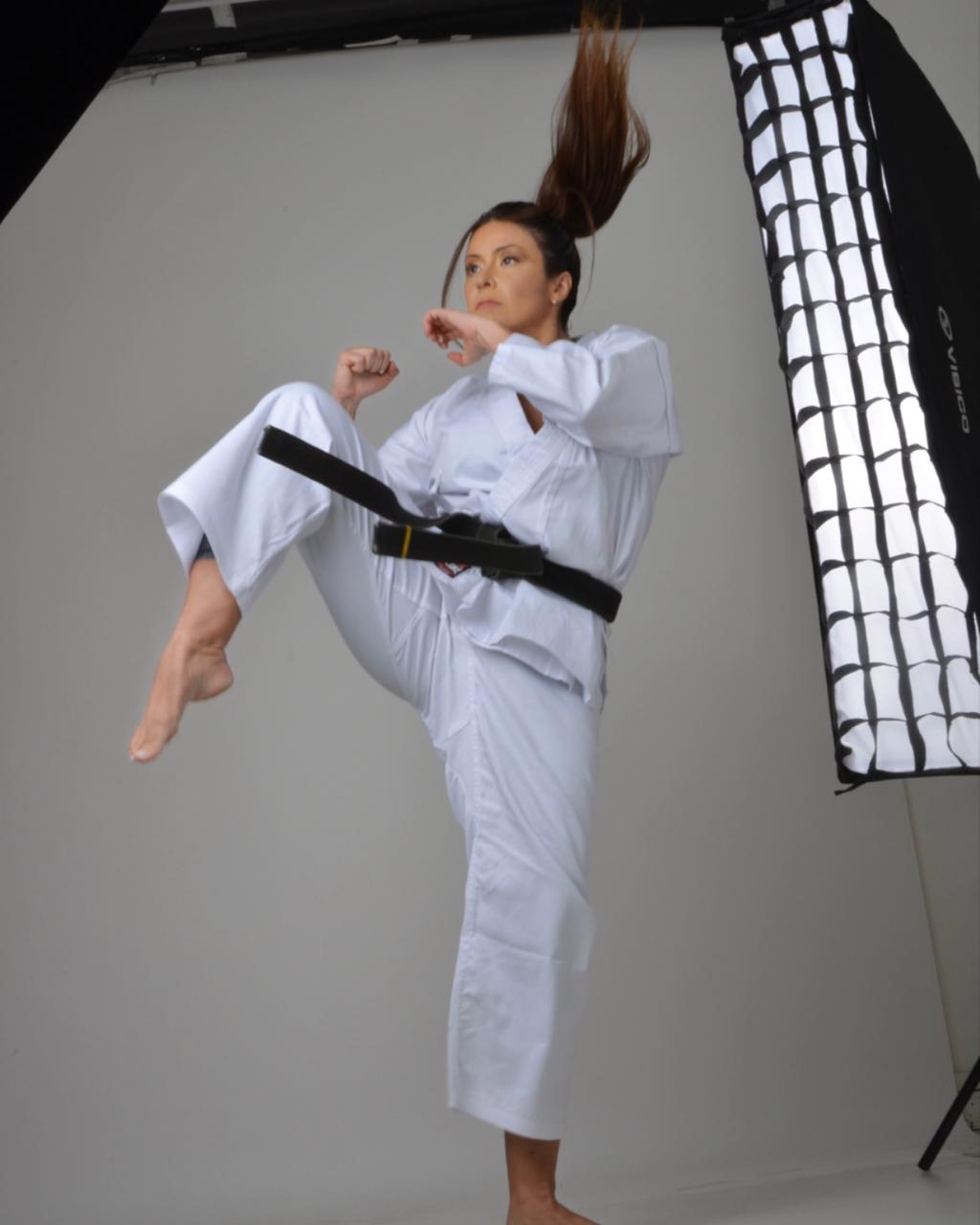 Sensei Marion ejecutando patada